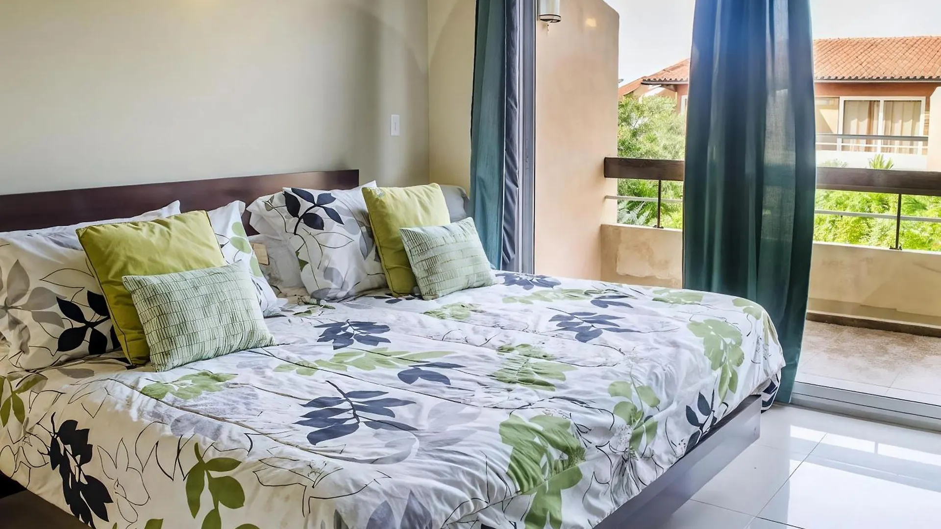 פאלם ביץ' Aruba , Eagle Beach Townhouse בית נופש פאלם ביץ'
